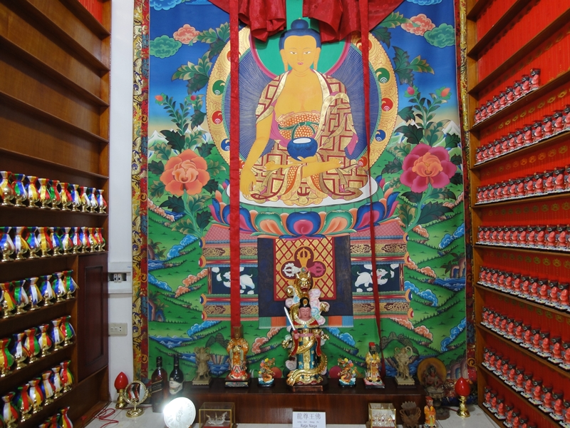 Altar Raja Naga